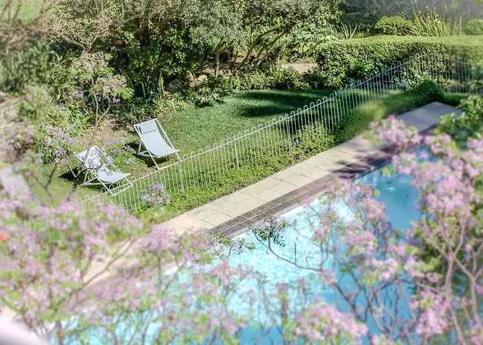 438 St Martini Gardens