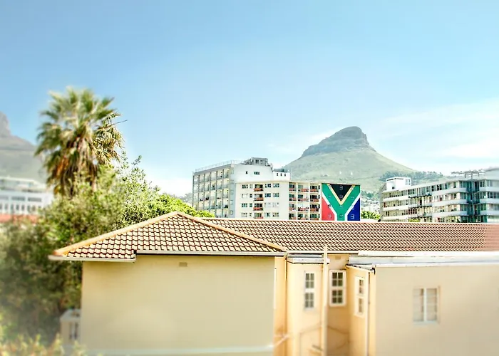 438 St Martini Gardens